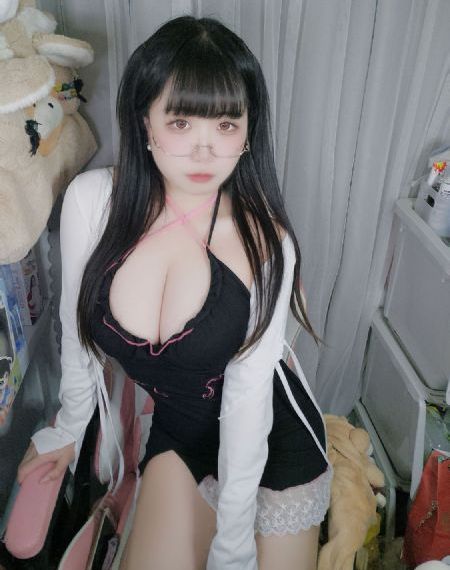 欧美红衣美女吻戏_蓝光电影完整版在线观看