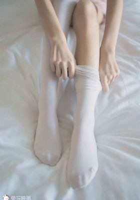 欧美街拍紧身裤少妇_高清高清完整版