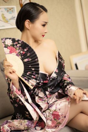 ins复古欧美风图片女_BD在线播放