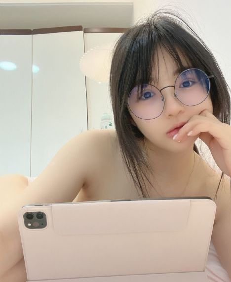 自拍露脸国产_超清电影在线观看