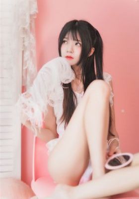 欧美女明星街拍生活照_4K神马在线观看